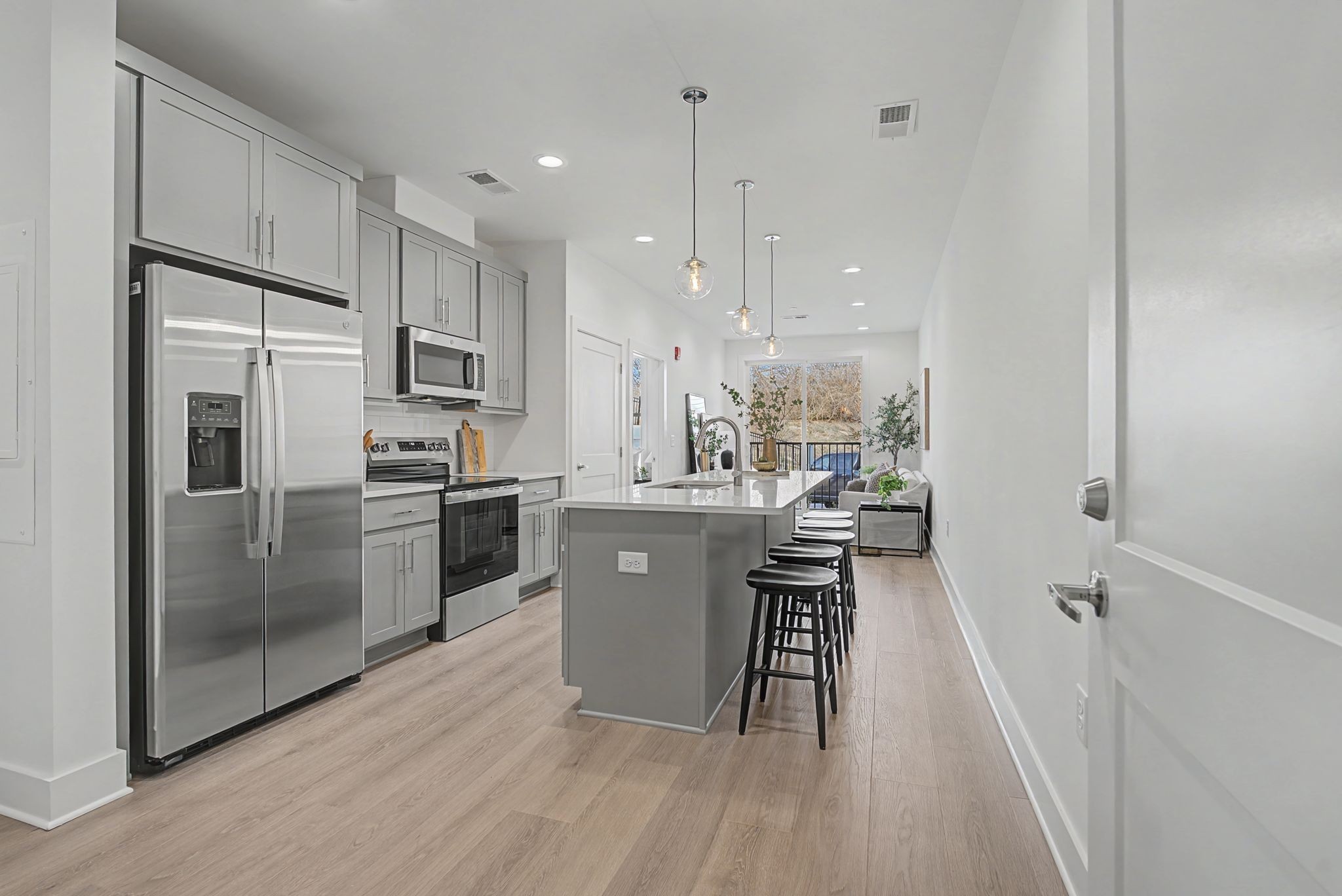 505 Community Ct