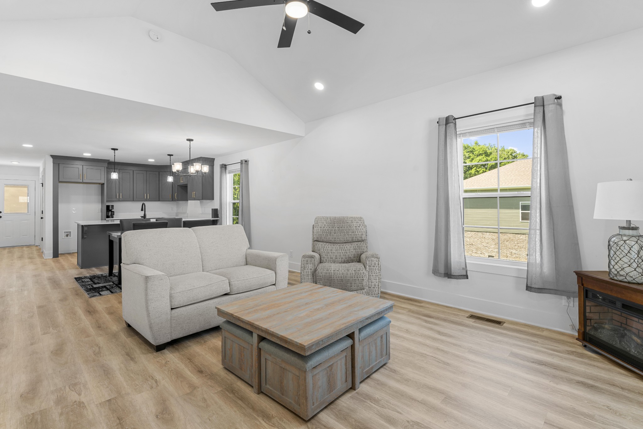 1253 Angus Way