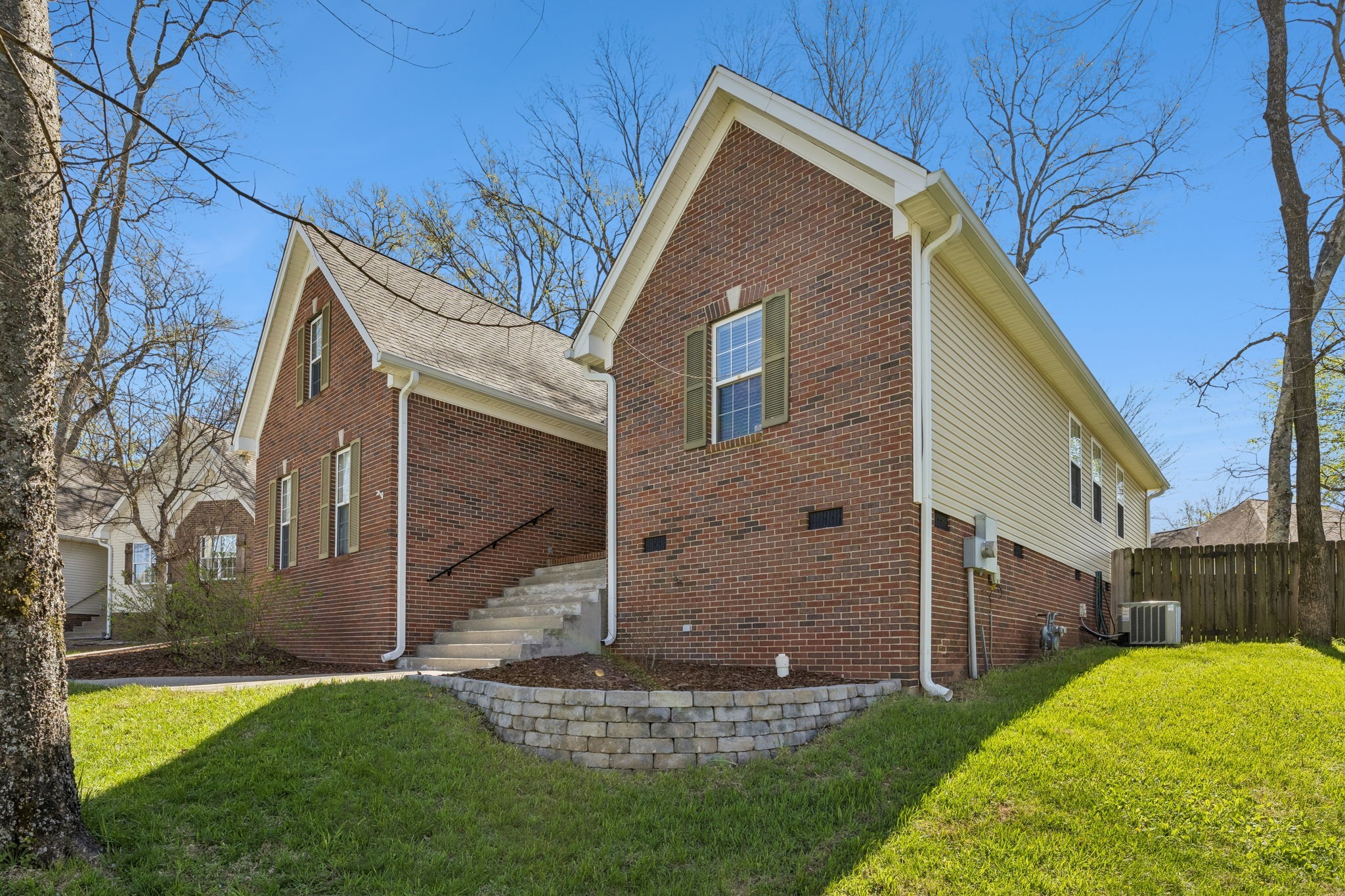 1615 Pacer Ct