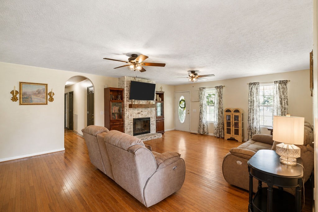 187 N Old Military Rd