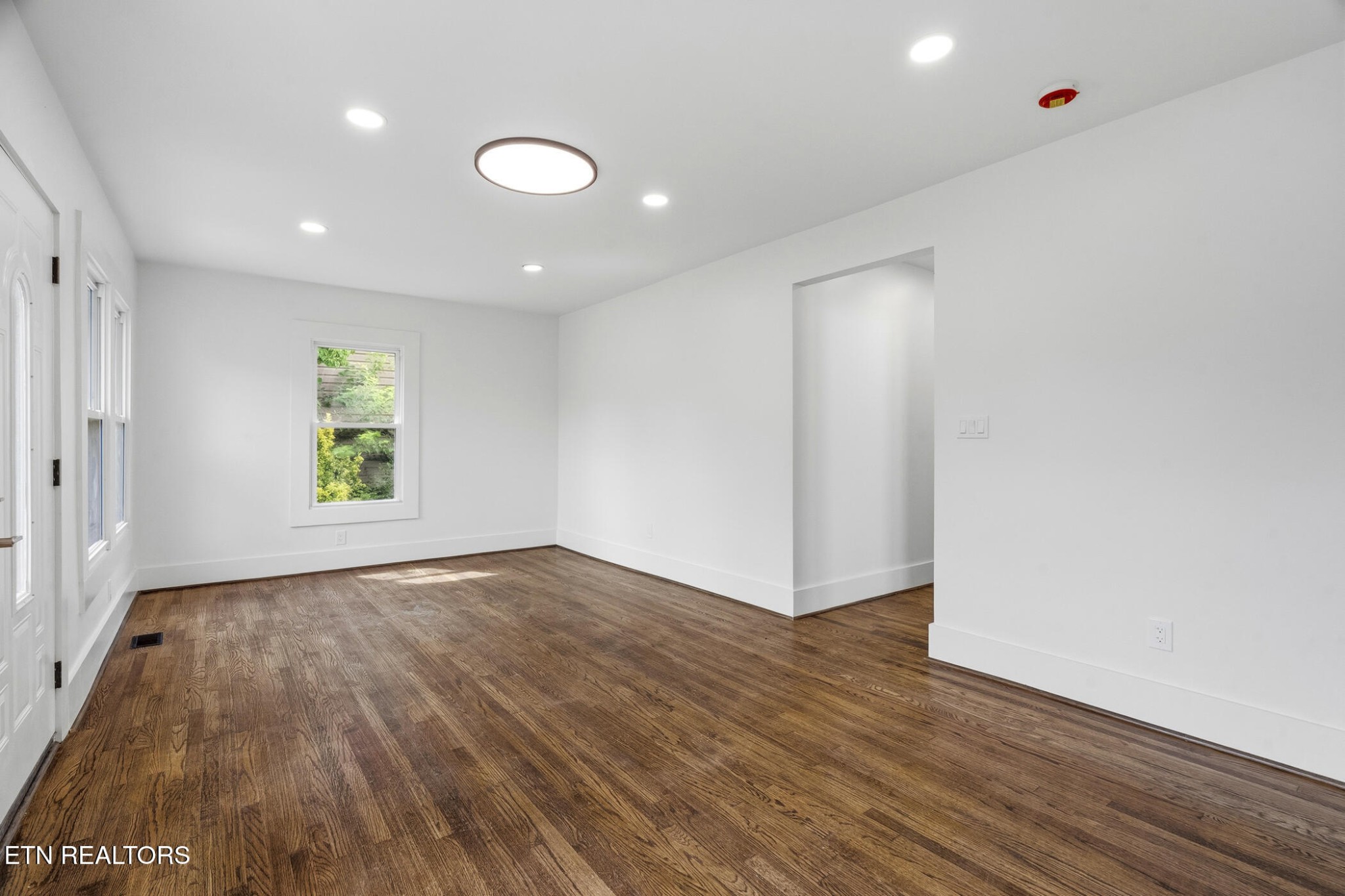3317 Monmouth St