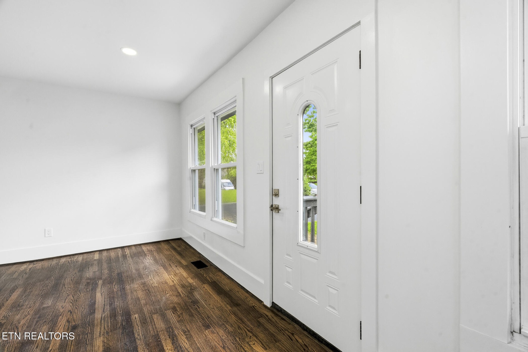 3317 Monmouth St