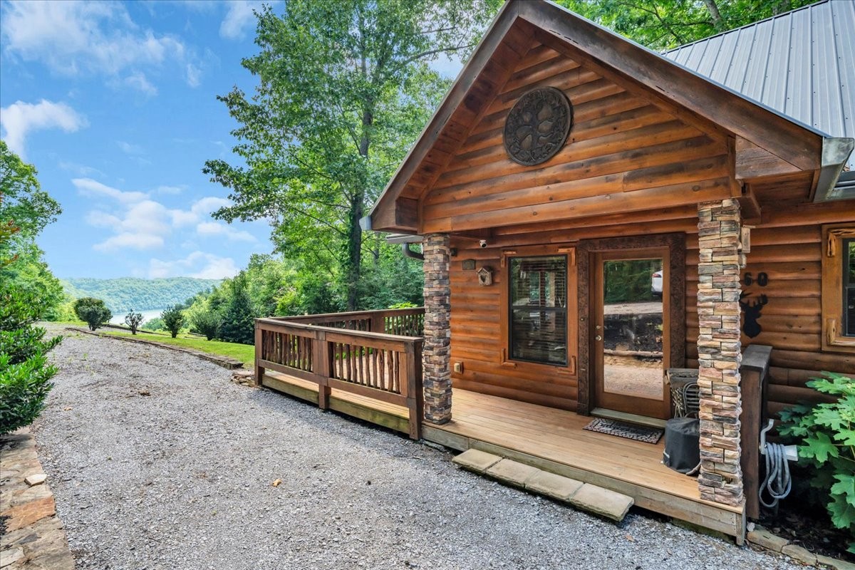 160 Fawn Pl