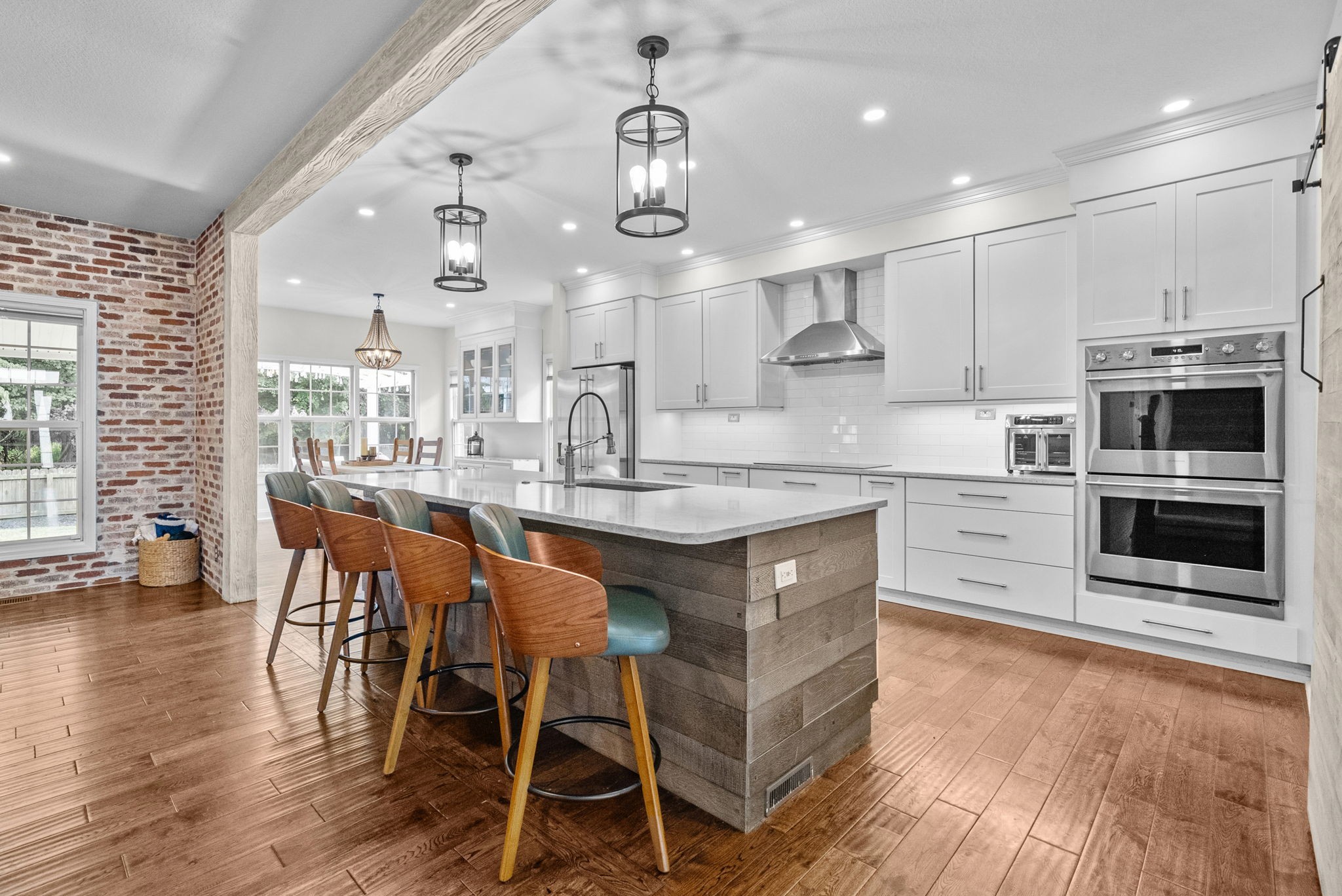 907 Terraceside Cir