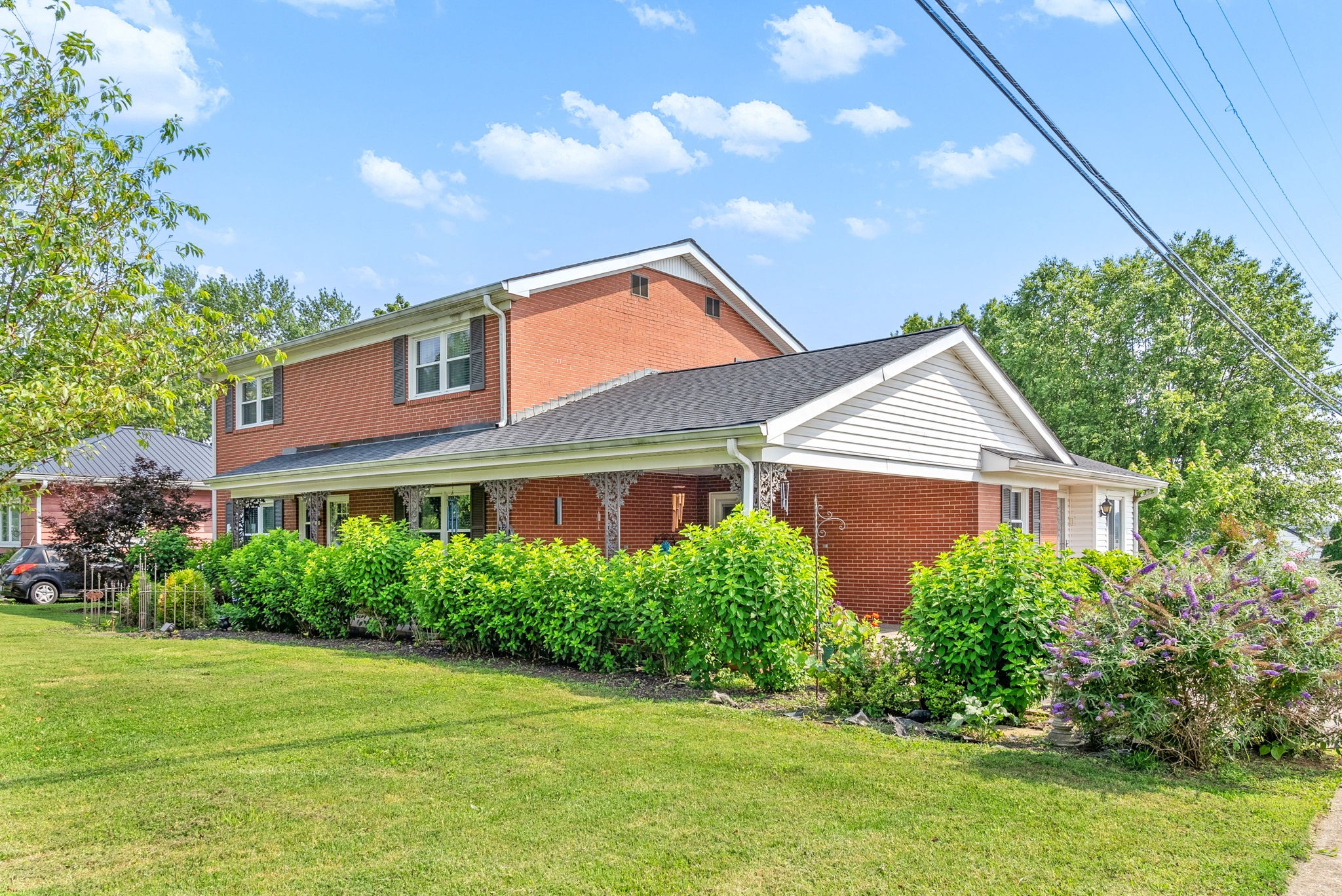 1701 Parkview Dr