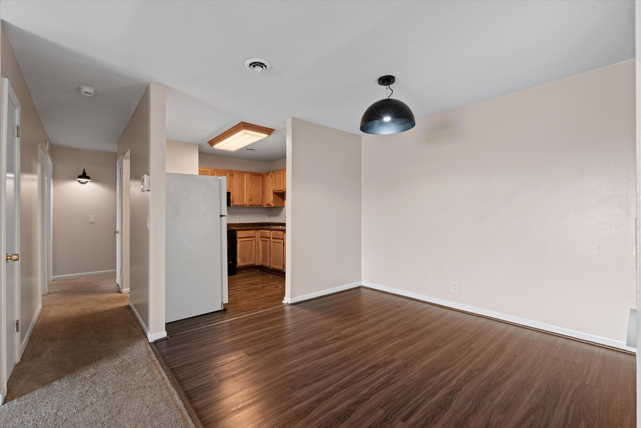 555 N DuPont Ave