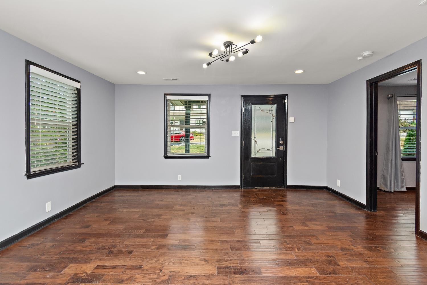 316 Edwin St
