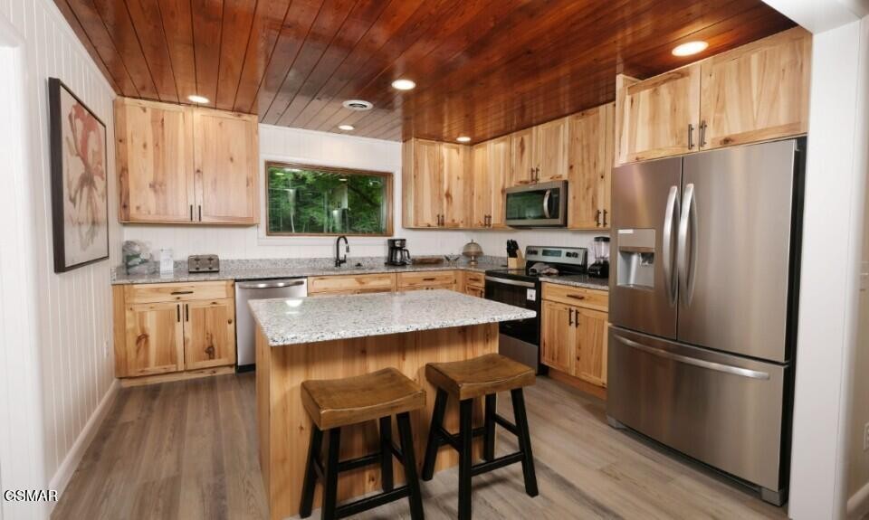 306 Glades Road