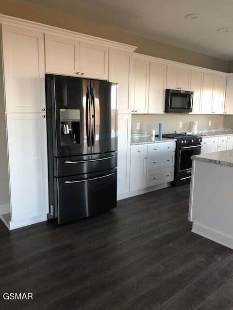 7445 Lakeshore Drive