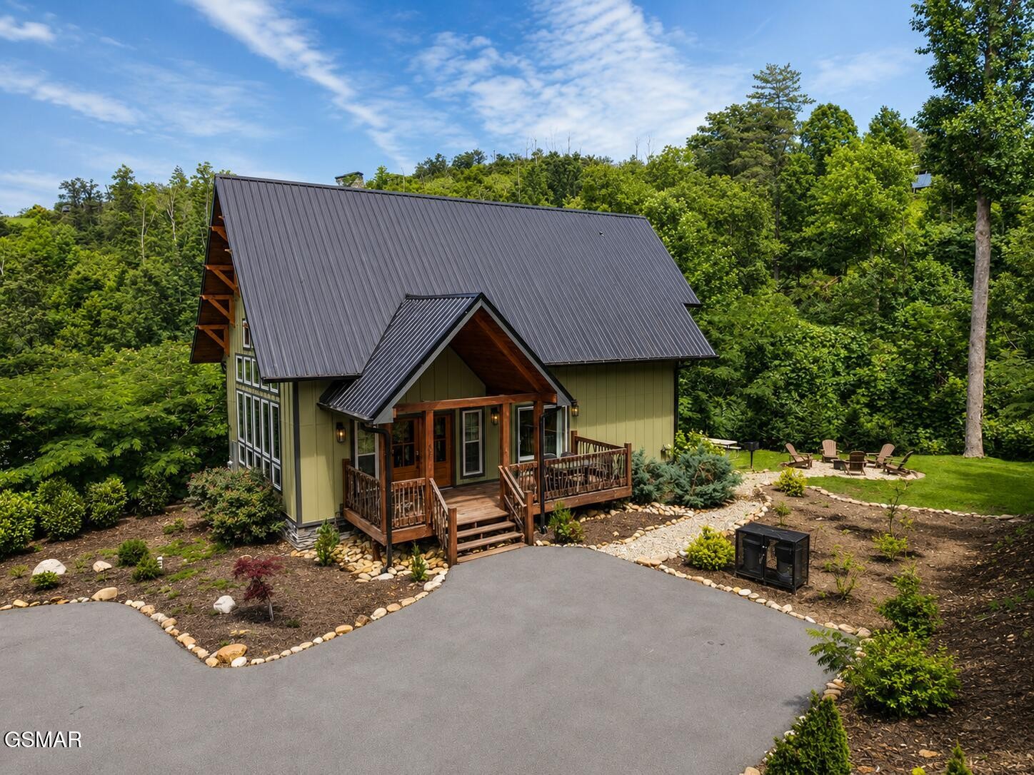 862 Crest View Drive