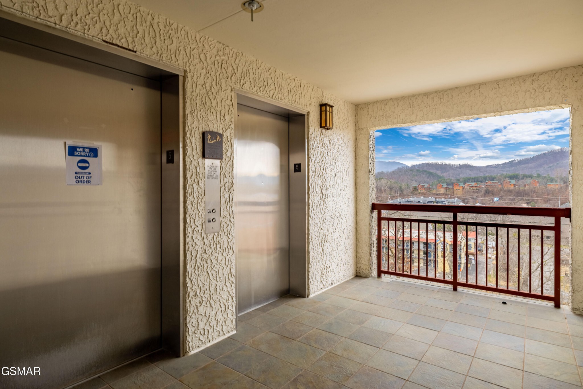 212 Dollywood Lane