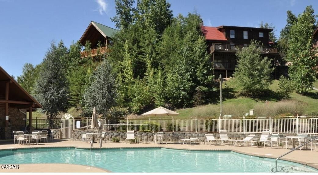 2906 Quiet Oak Way