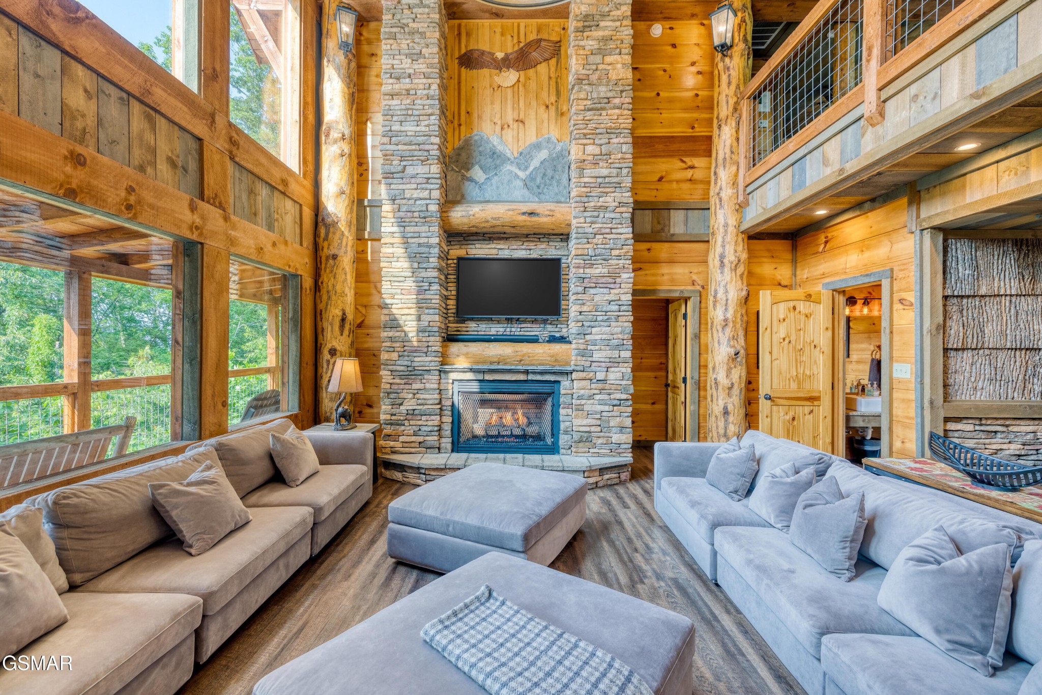 809 Pinecrest Way