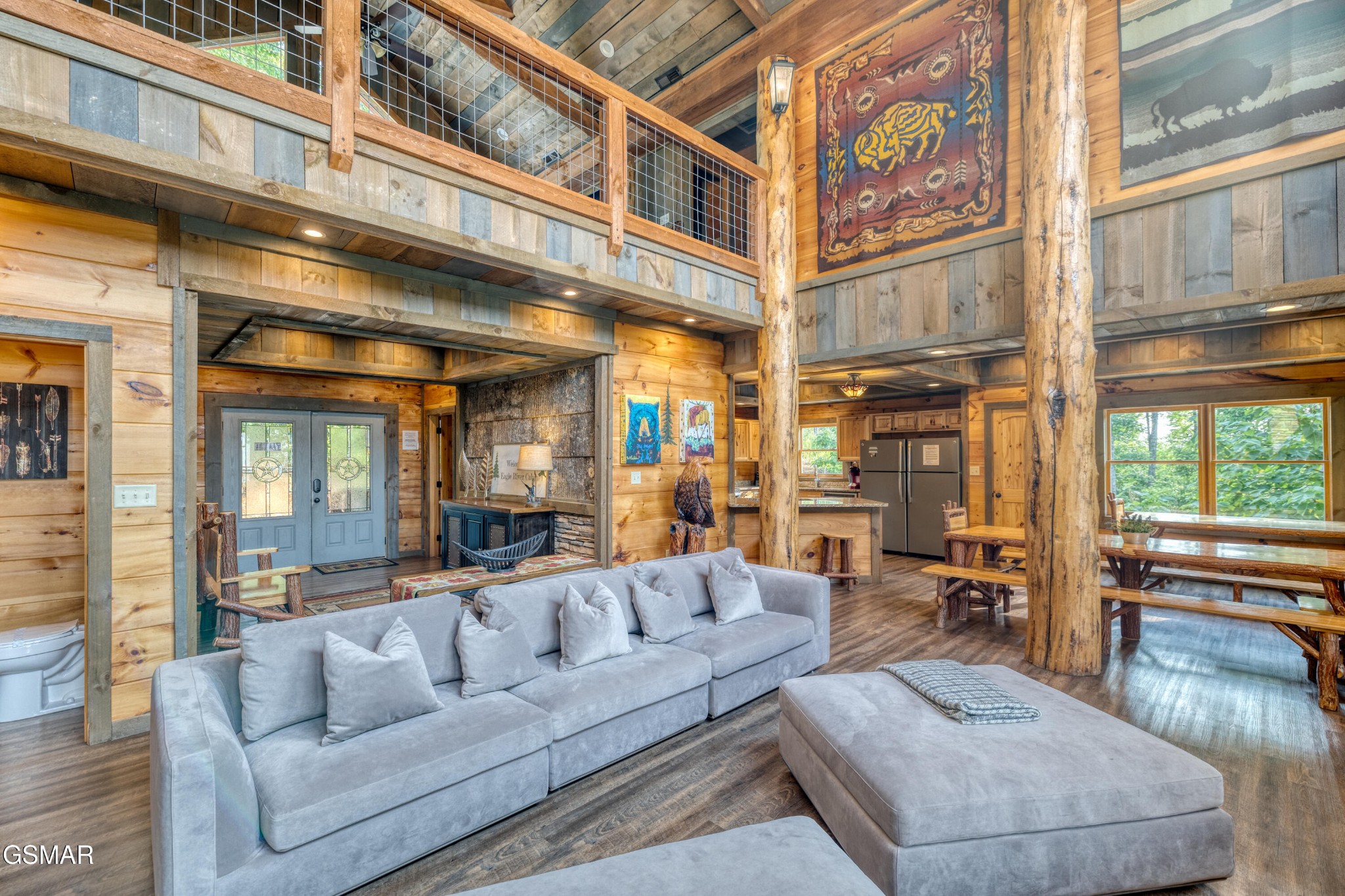809 Pinecrest Way