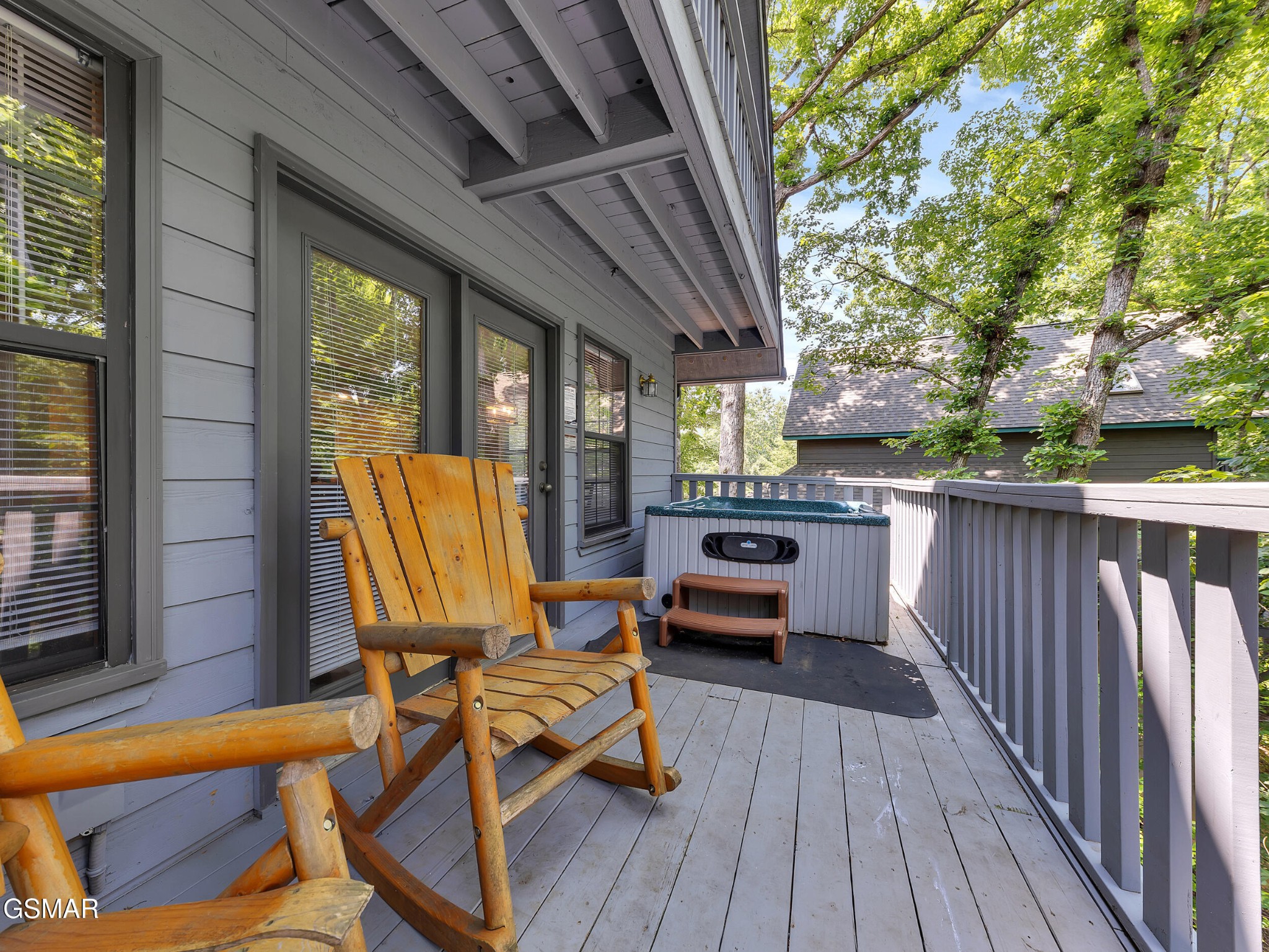 2733 Timber Way