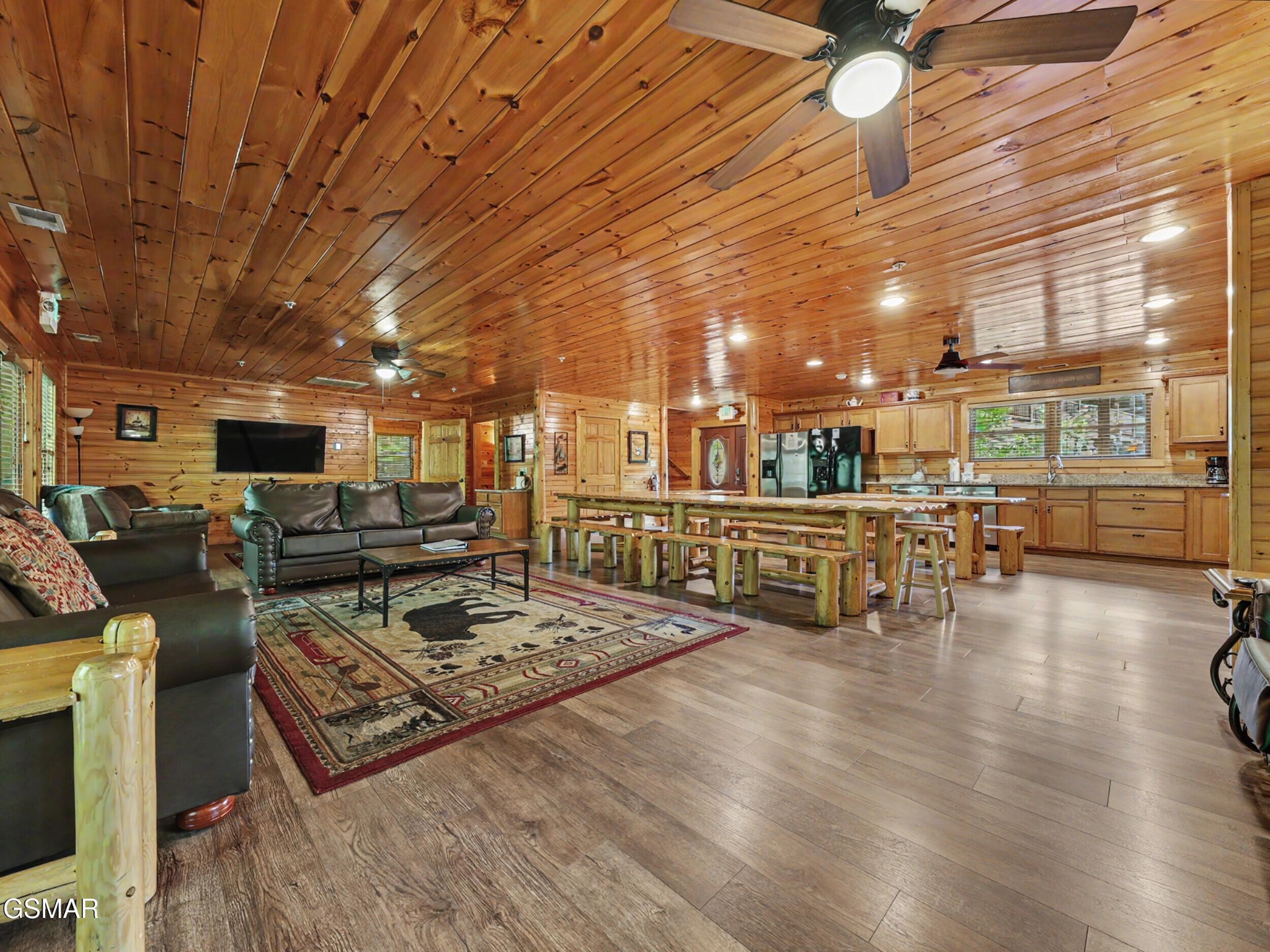 805 Spirit Loop Way