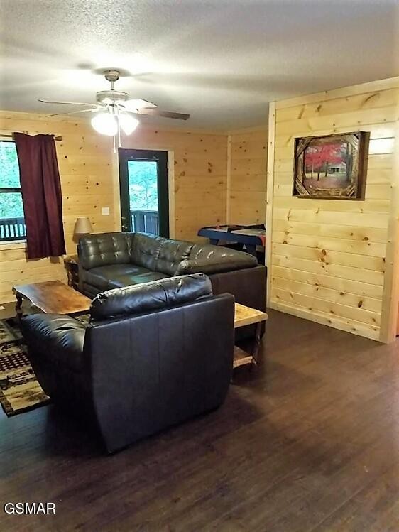 547 Hawks Trail