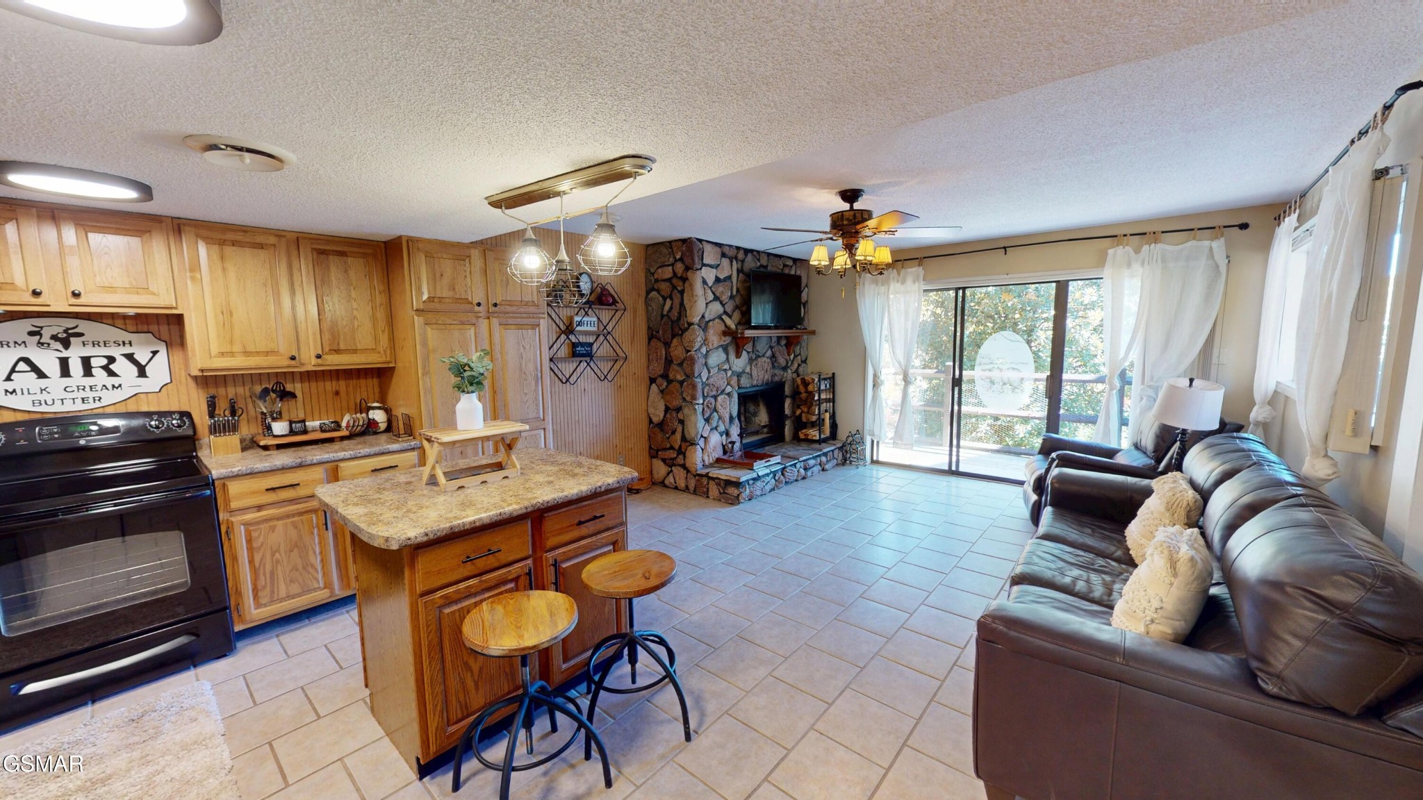 1081 Cove Road
