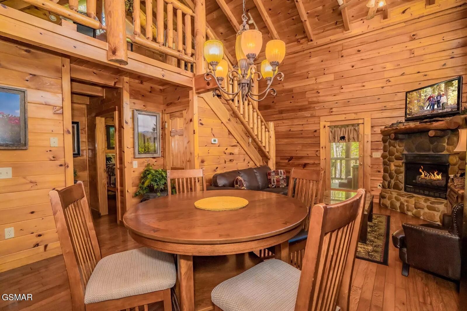 2449 Cedar Pass