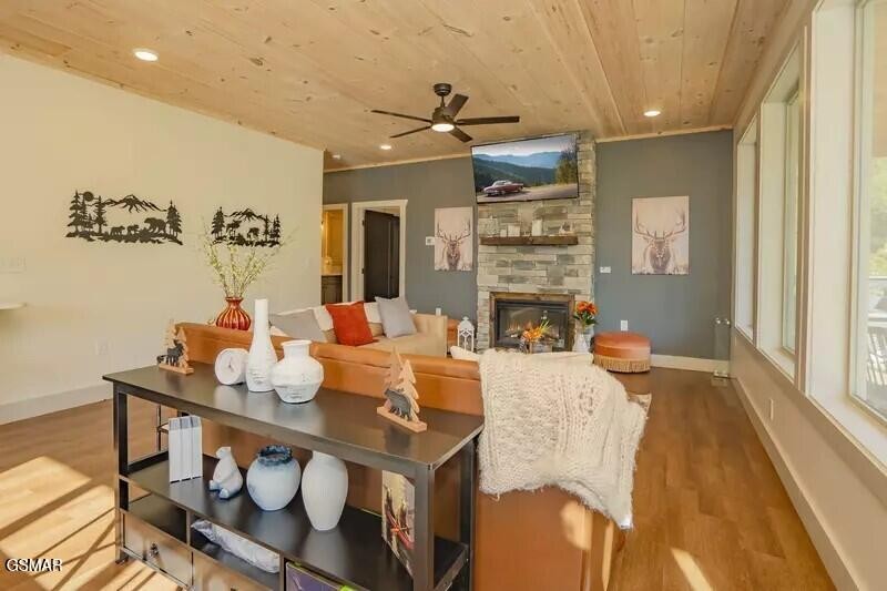 821 Sunshine Trail