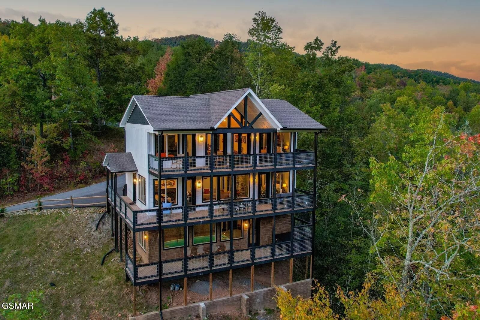 821 Sunshine Trail