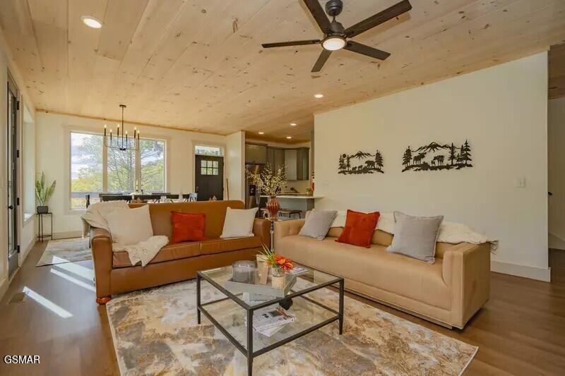 821 Sunshine Trail