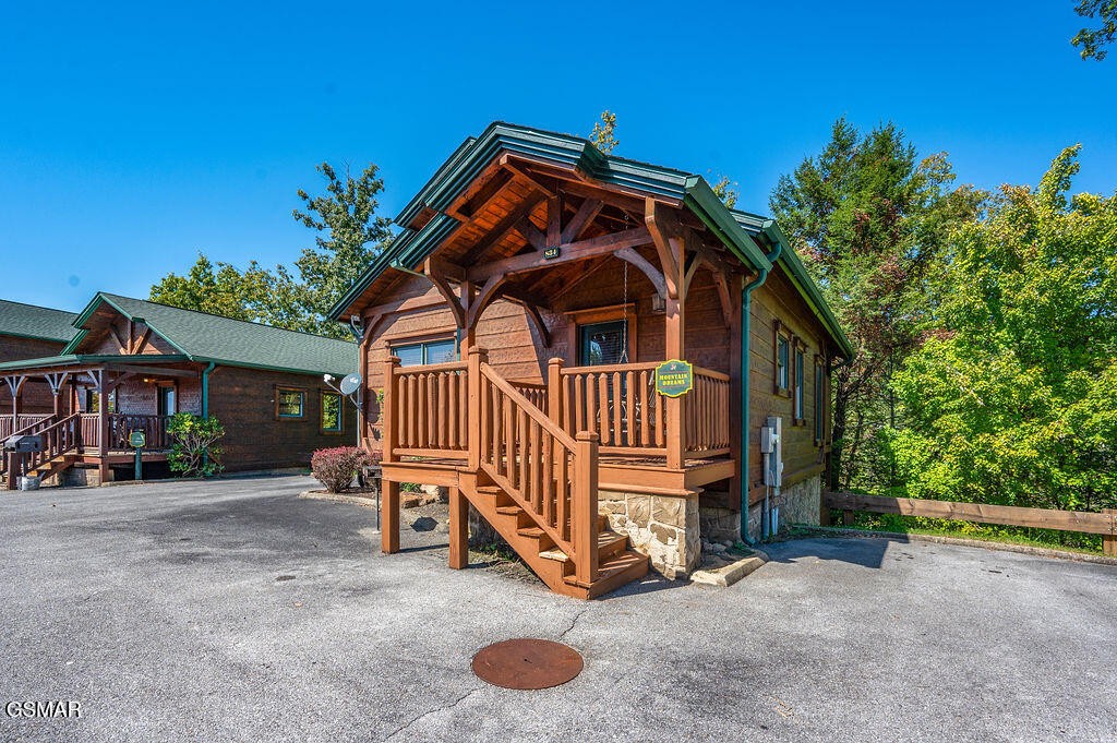 834 Great Smoky Way