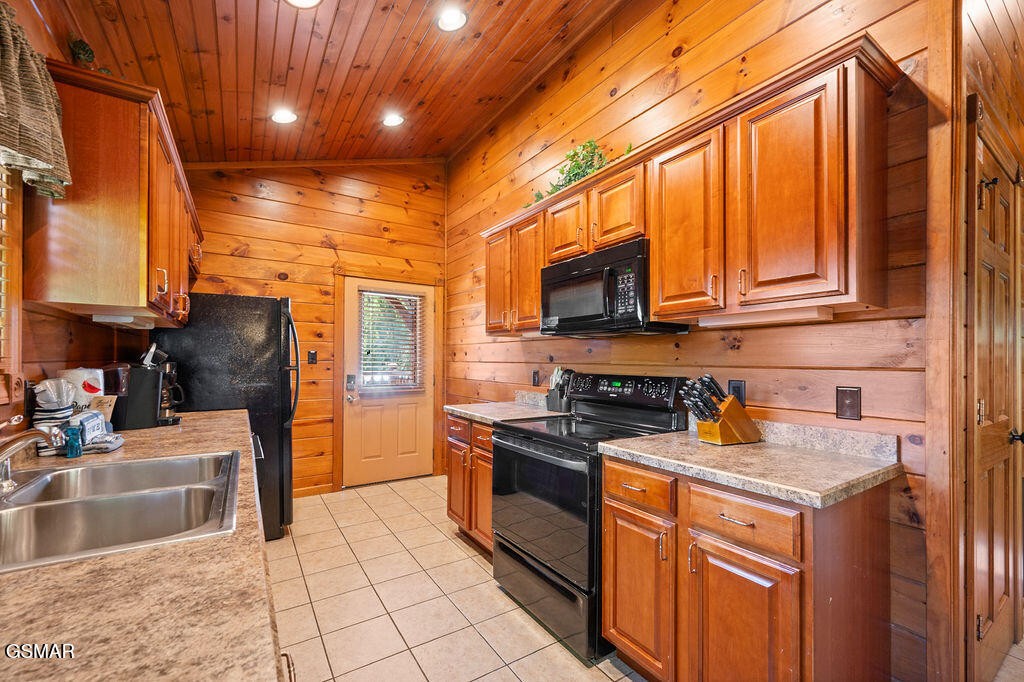 834 Great Smoky Way