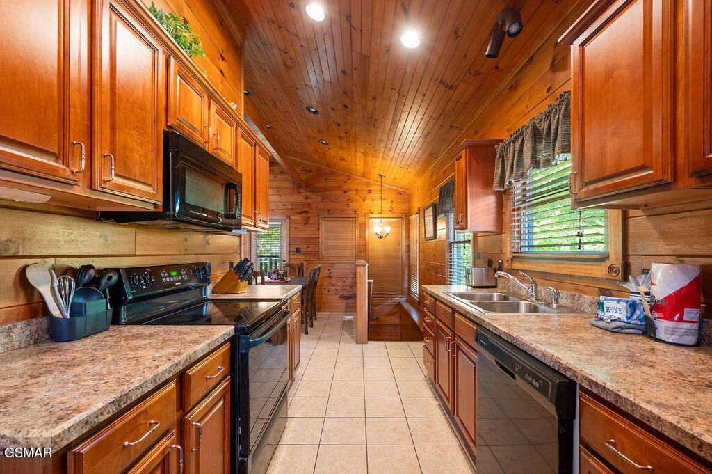 834 Great Smoky Way
