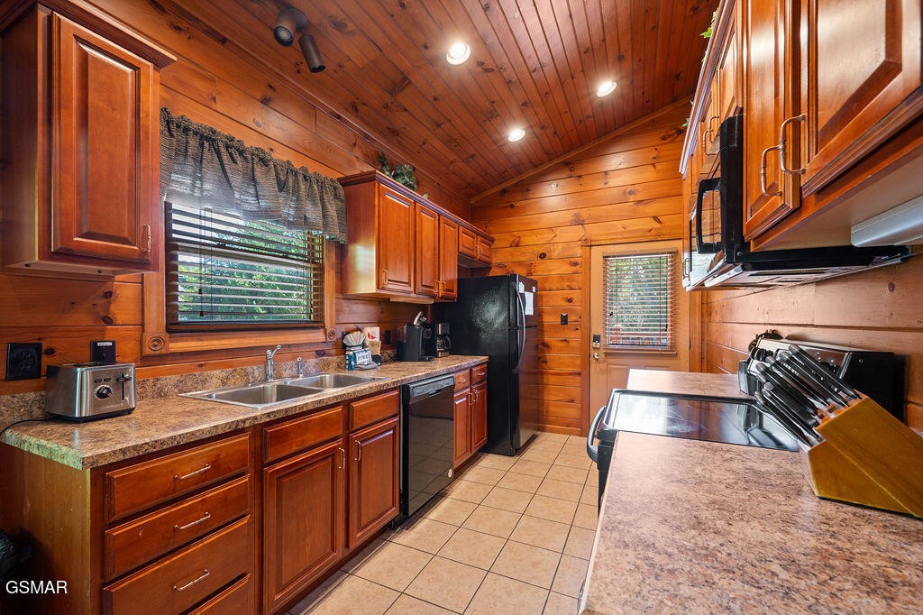 834 Great Smoky Way