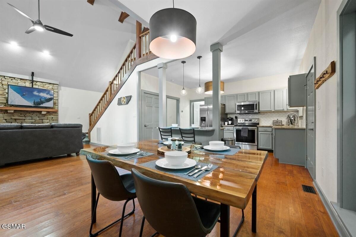 438 Laurel Road