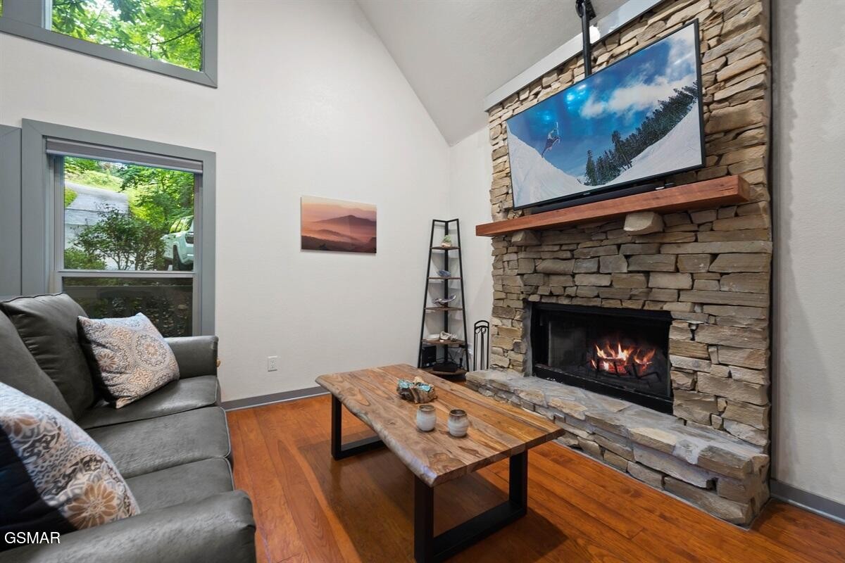 438 Laurel Road