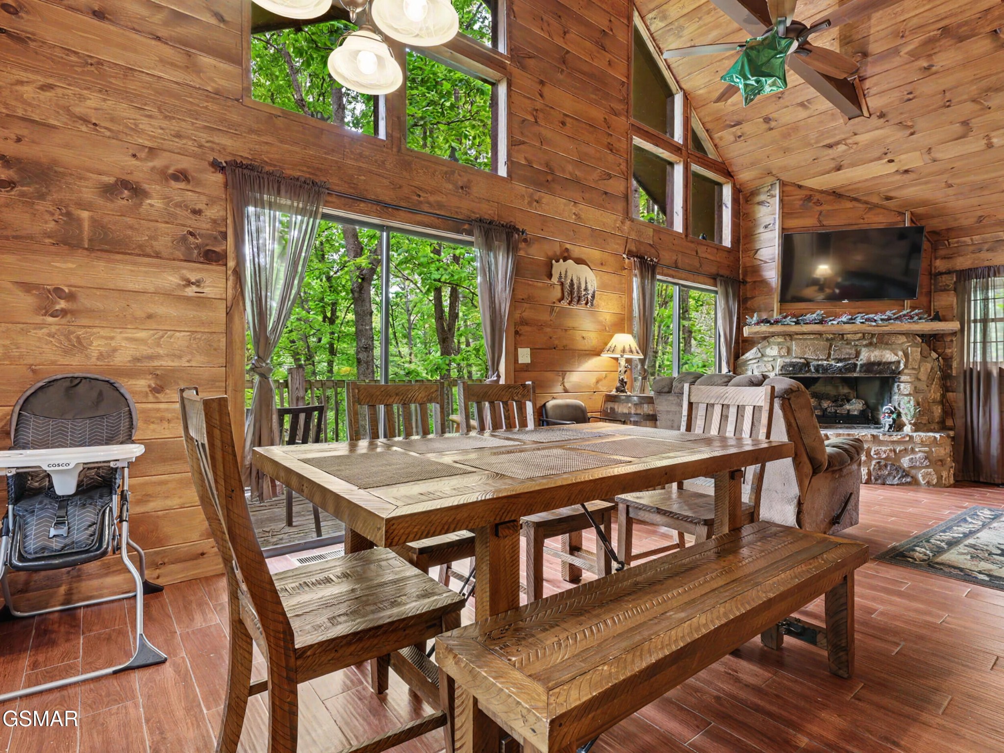 425 Hemlock Lane