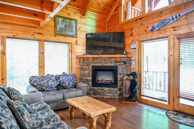 2138 Walnut Court