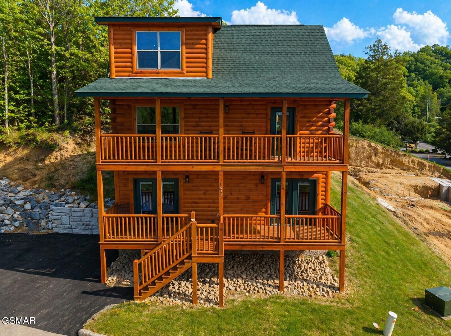 1632 Mountain Lodge Way