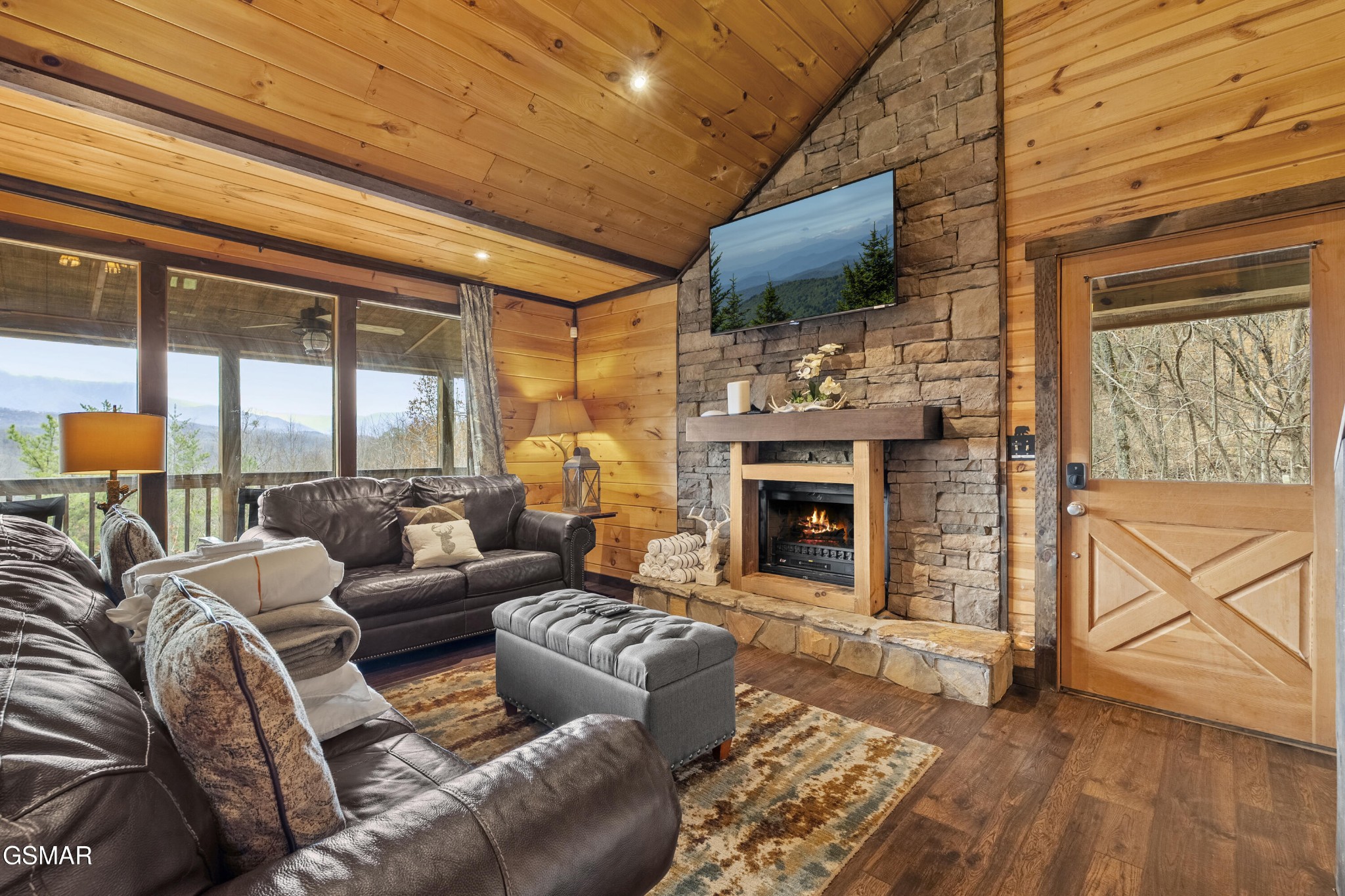 1625 Bear Claw Way