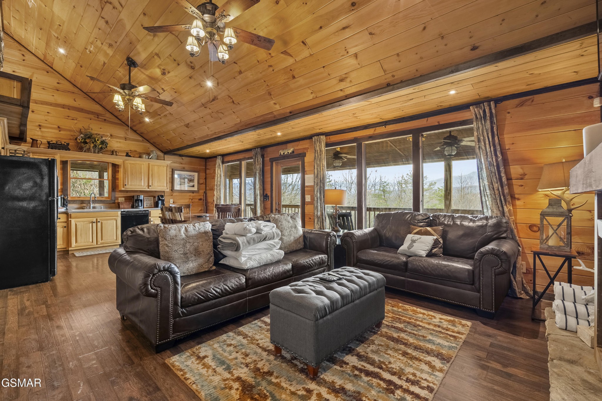 1625 Bear Claw Way