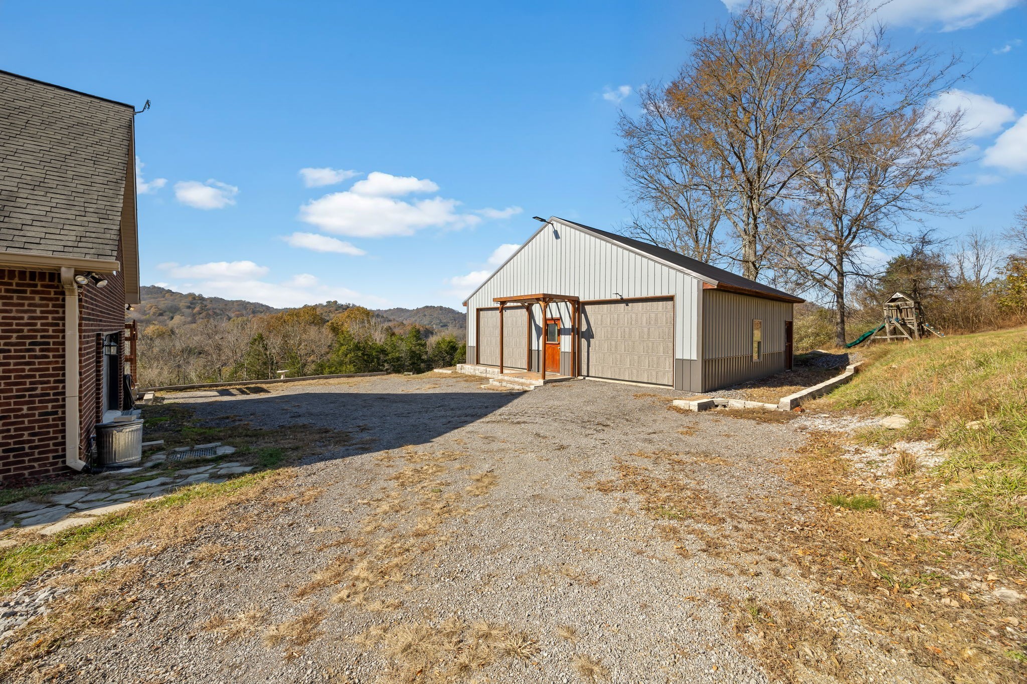 57 Lakeside Dr
