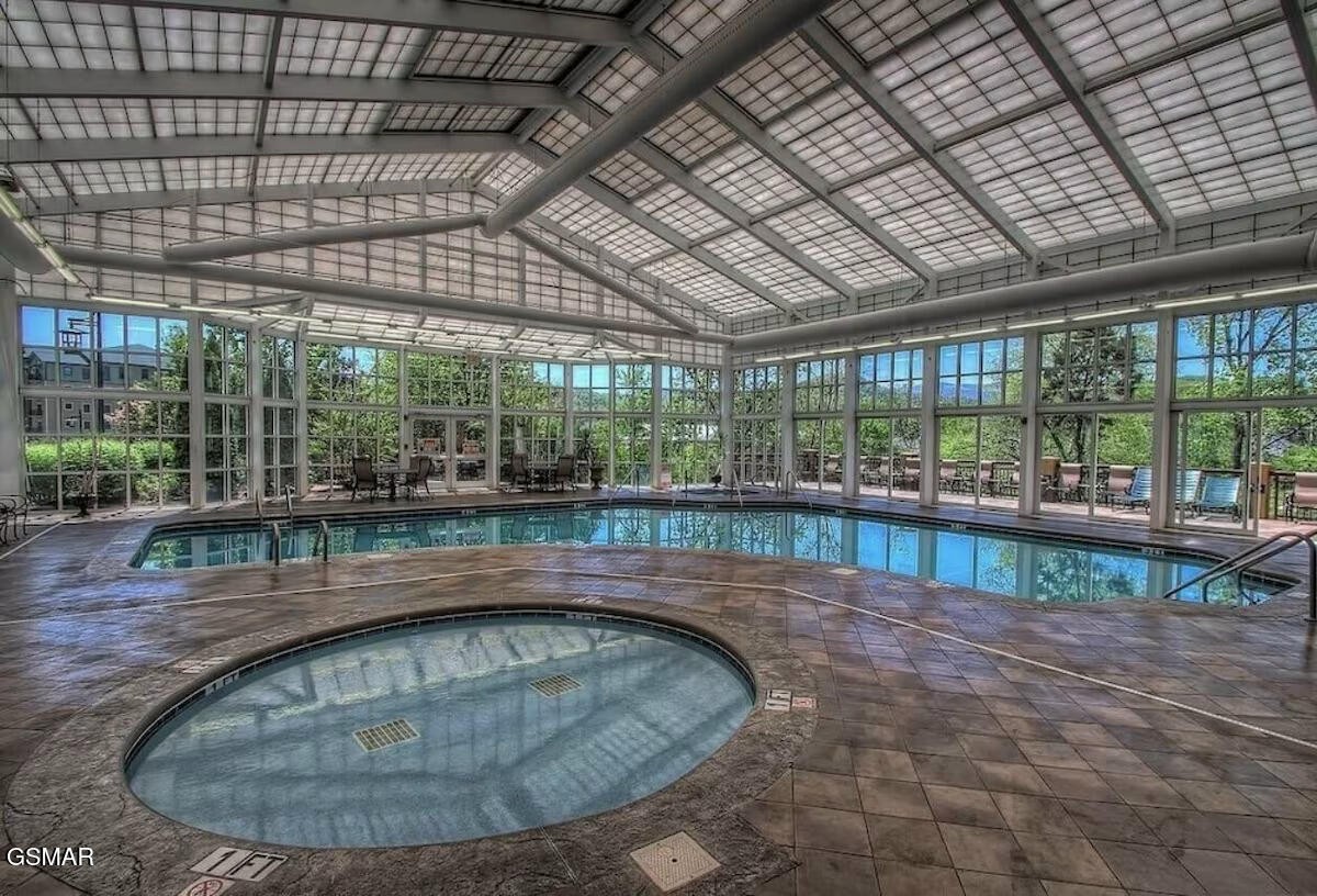 212 Dollywood Lane