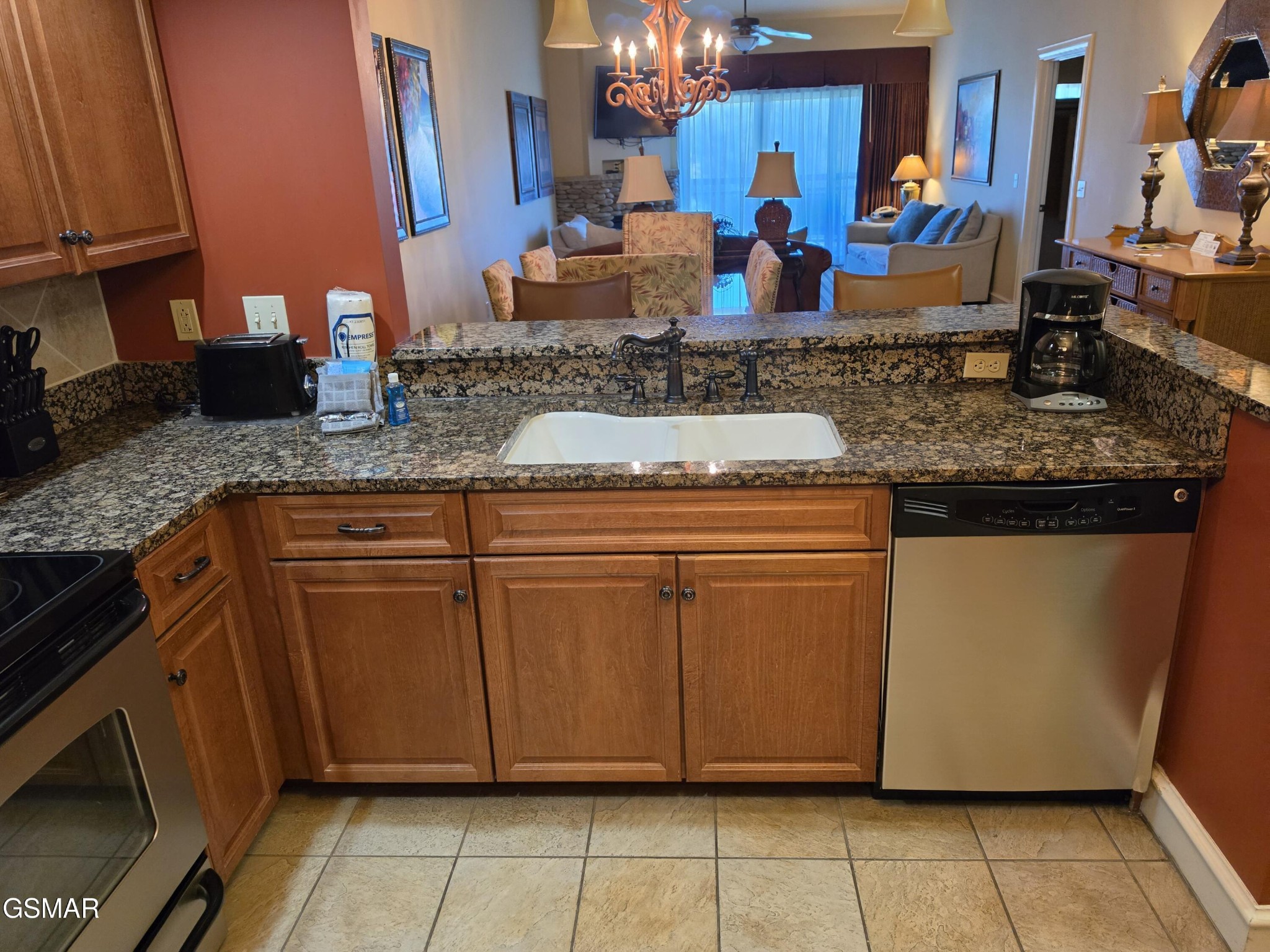 212 Dollywood Lane