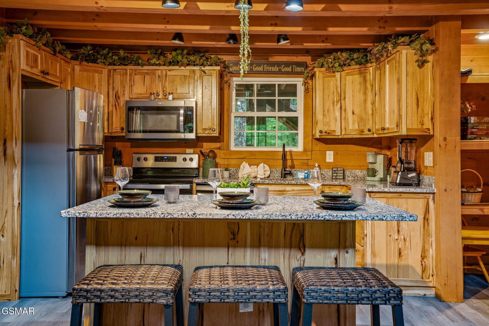 2211 Lake View Lane