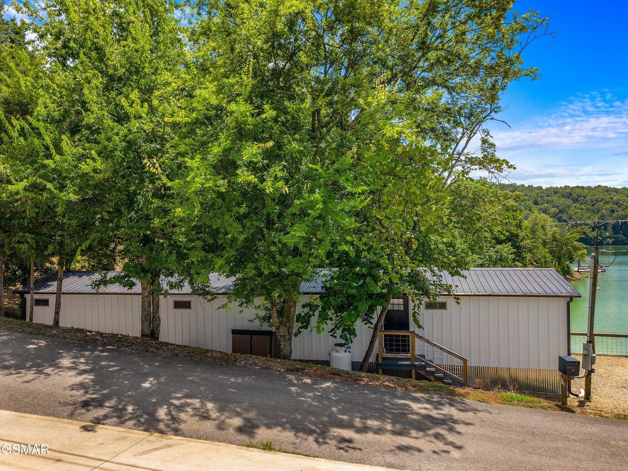 1607 Kinder Lane