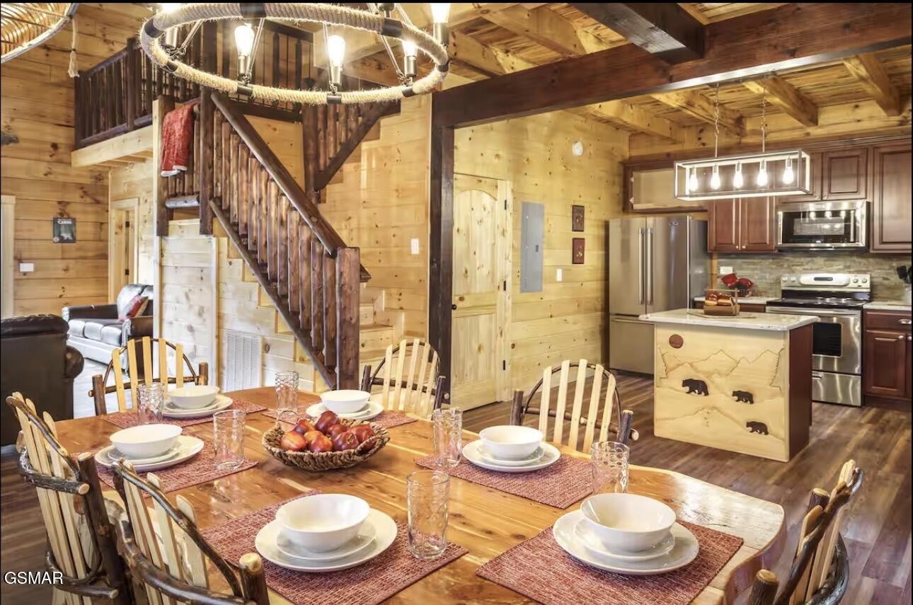 289 Roaring Fork Road