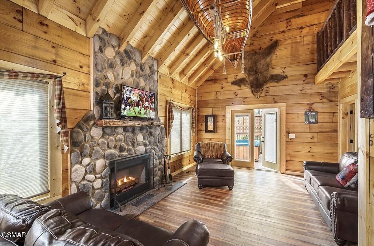 289 Roaring Fork Road