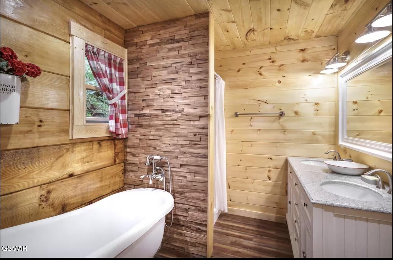 289 Roaring Fork Road