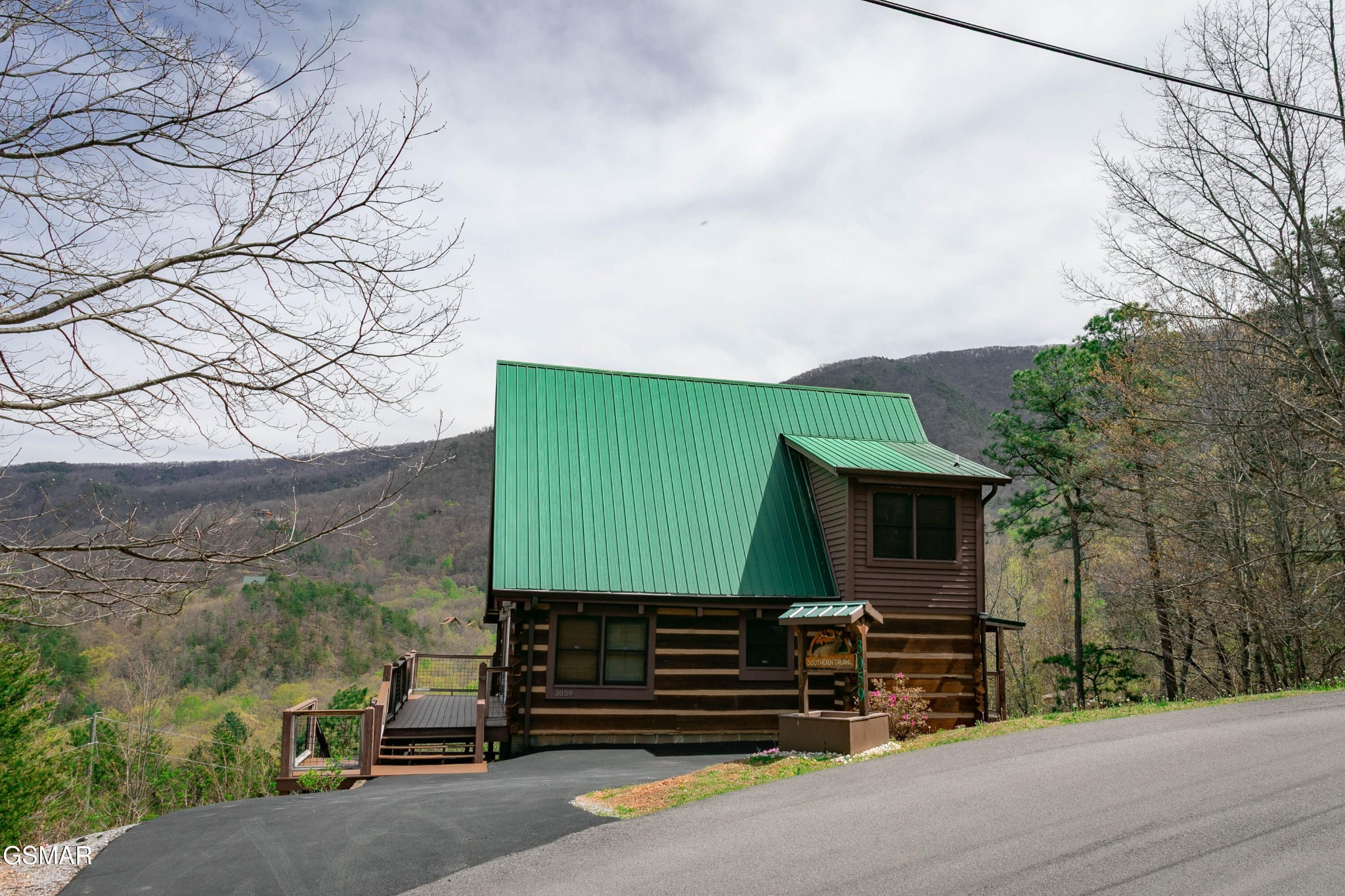 3059 Perry Circle Lane