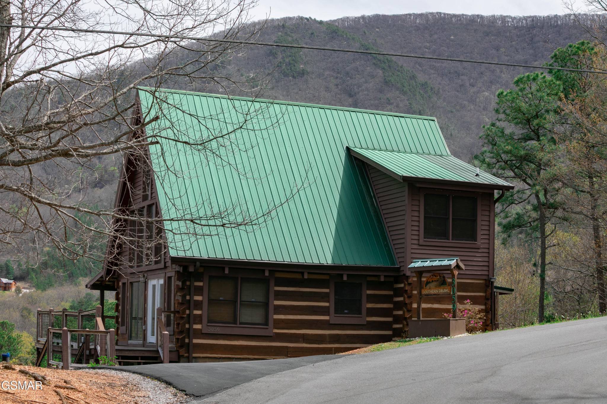 3059 Perry Circle Lane