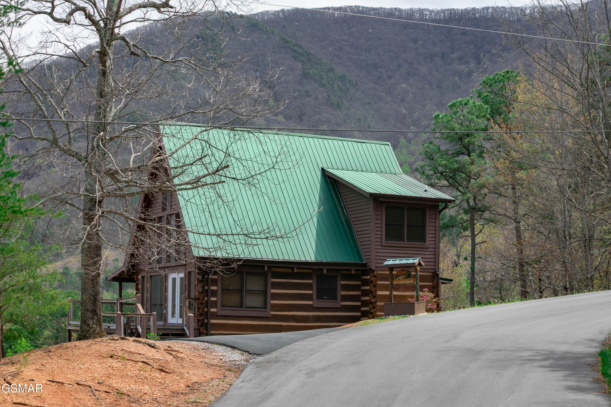 3059 Perry Circle Lane