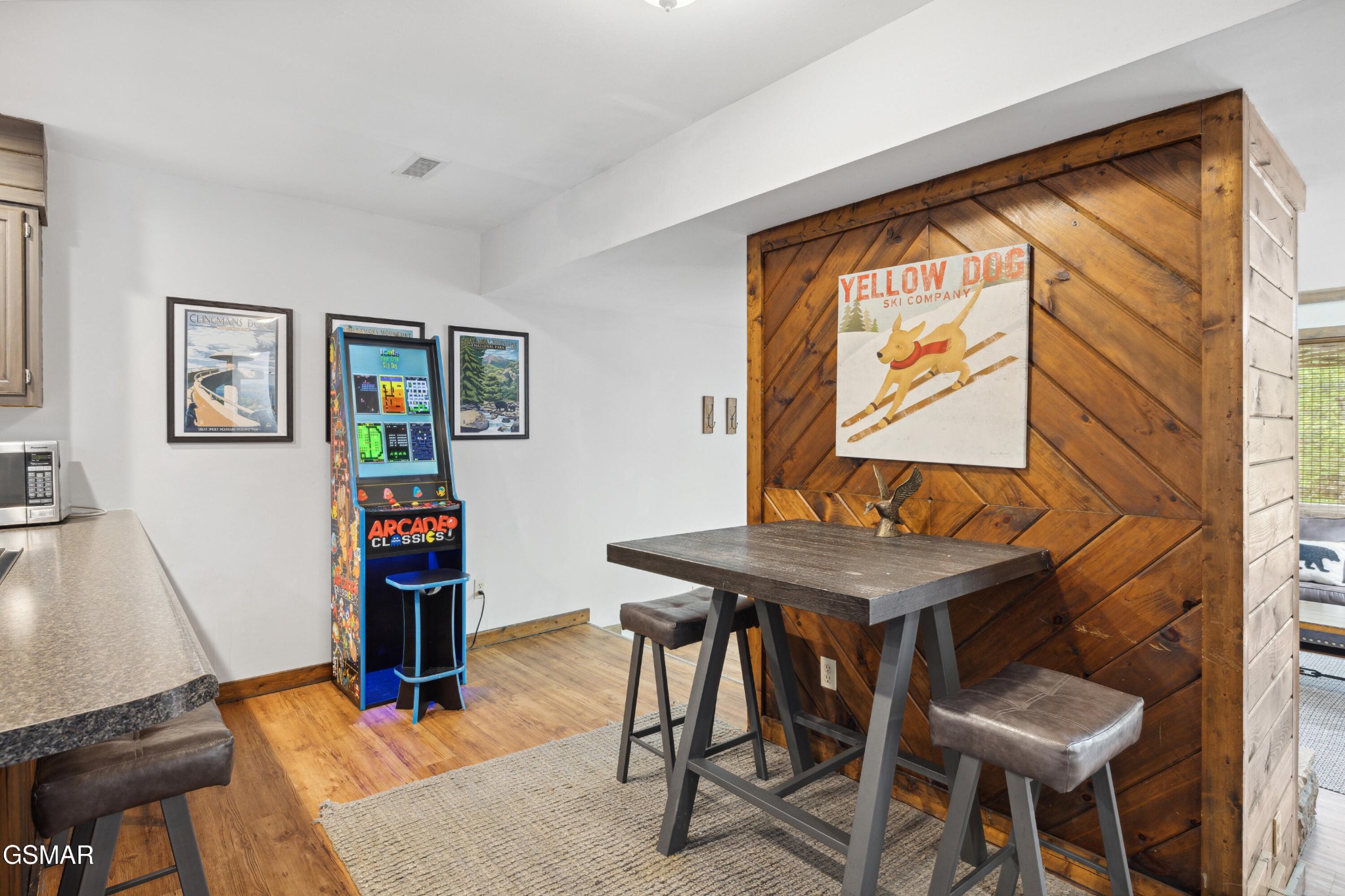 1228 Ski Mountain Road