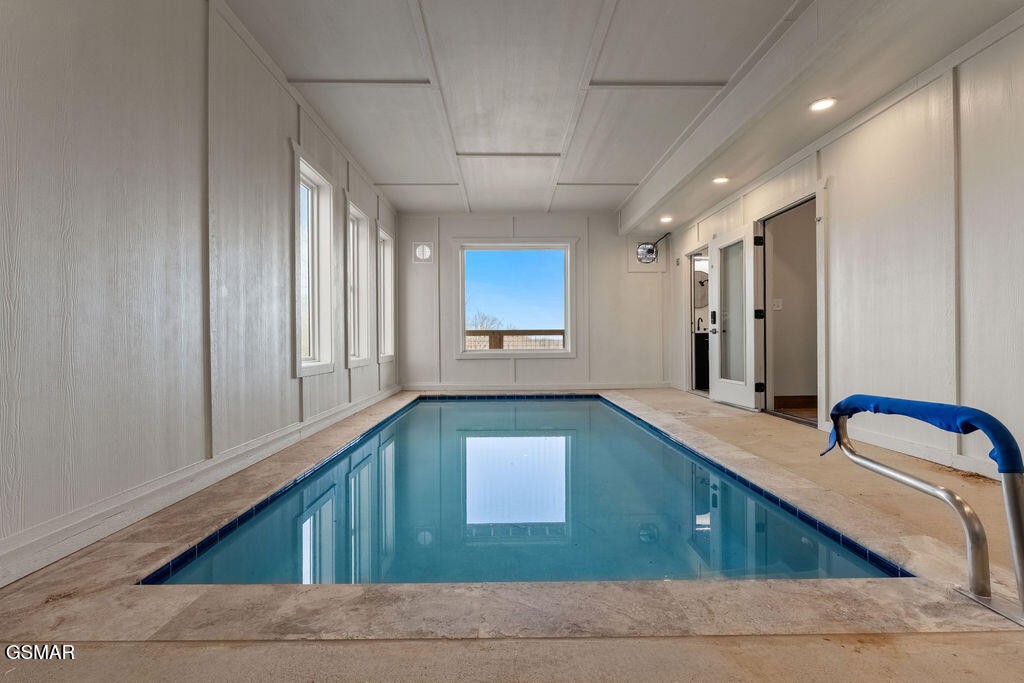 1567 Rainbow Ridge Way
